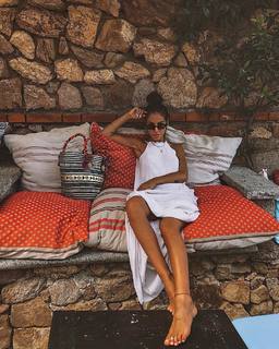 Giulia De Lellis feet photo thumbnail