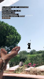 Giulia De Lellis feet photo thumbnail
