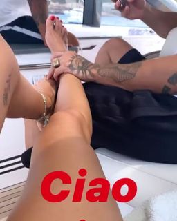 Giulia De Lellis feet photo thumbnail