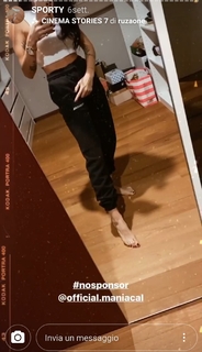 Giulia De Lellis feet photo thumbnail
