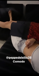 Giulia De Lellis feet photo thumbnail