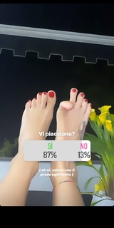 Giulia De Lellis feet photo thumbnail