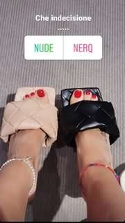 Giulia De Lellis feet photo thumbnail