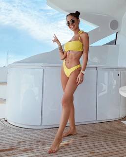 Giulia De Lellis feet photo thumbnail