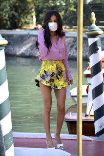 Giulia De Lellis feet photo thumbnail