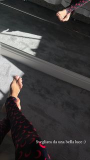Giulia De Lellis feet photo thumbnail