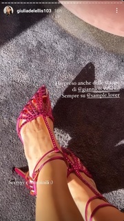Giulia De Lellis feet photo thumbnail