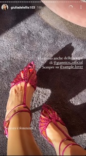 Giulia De Lellis feet photo thumbnail