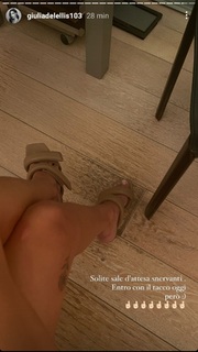 Giulia De Lellis feet photo thumbnail