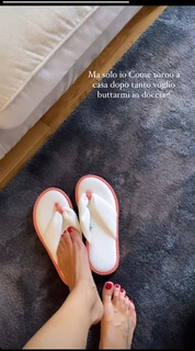 Giulia De Lellis feet photo thumbnail