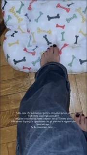 Giulia De Lellis feet photo thumbnail