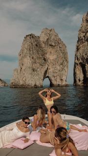 Giulia De Lellis feet photo thumbnail
