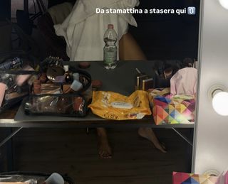Giulia De Lellis feet photo 2