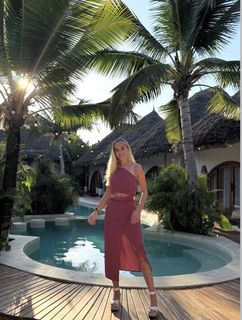 Giulia Gwinn feet photo 4