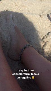 Giulia Luzi feet photo 2