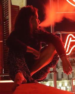 Giulia Michelini feet photo thumbnail