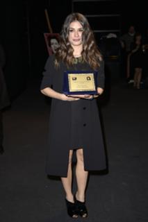 Giulia Michelini feet photo thumbnail