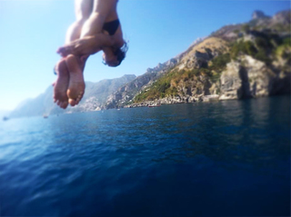 Giulia Michelini feet photo thumbnail