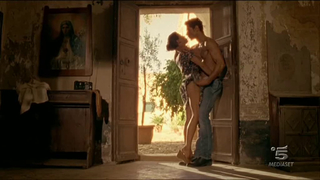 Giulia Michelini feet photo thumbnail