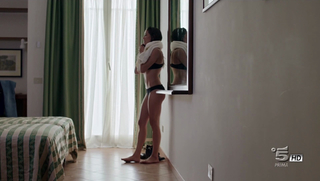 Giulia Michelini feet photo thumbnail