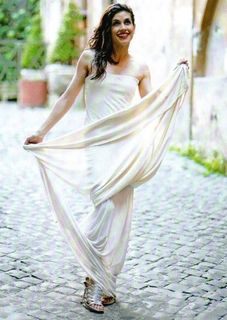 Giulia Michelini feet photo thumbnail