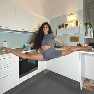 Giulia Pelagatti feet photo 4