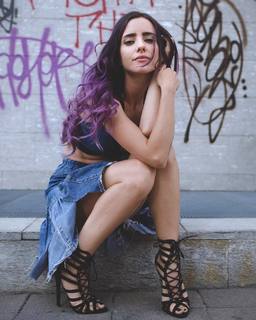 Giulia Penna feet photo thumbnail