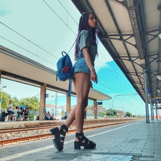 Giulia Penna feet photo thumbnail