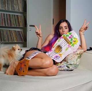 Giulia Penna feet photo thumbnail