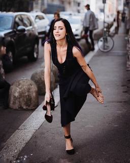 Giulia Penna feet photo thumbnail