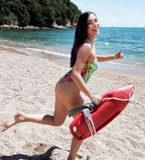 Giulia Penna feet photo thumbnail