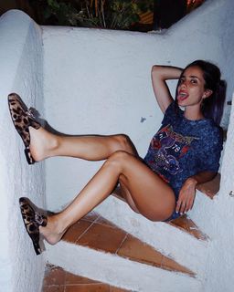 Giulia Penna feet photo thumbnail