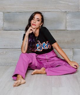 Giulia Penna feet photo thumbnail