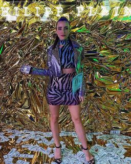 Giulia Penna feet photo thumbnail