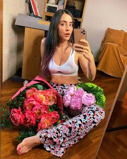 Giulia Penna feet photo thumbnail