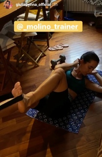 Giulia Penna feet photo thumbnail