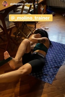 Giulia Penna feet photo thumbnail