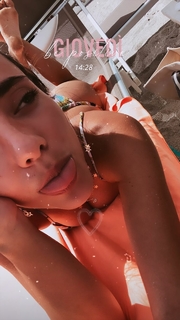Giulia Penna feet photo thumbnail