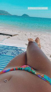Giulia Penna feet photo thumbnail