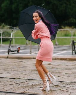 Giulia Penna feet photo thumbnail