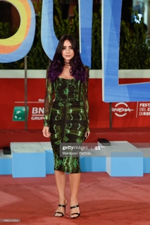 Giulia Penna feet photo thumbnail