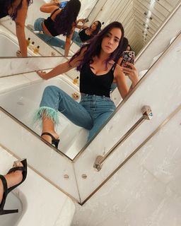Giulia Penna feet photo thumbnail