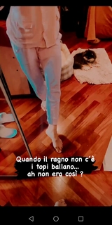 Giulia Penna feet photo thumbnail