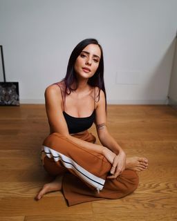 Giulia Penna feet photo thumbnail