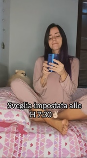 Giulia Penna feet photo thumbnail