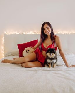Giulia Penna feet photo thumbnail
