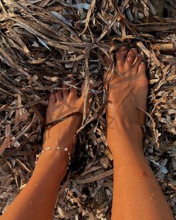 Giulia Penna feet photo thumbnail