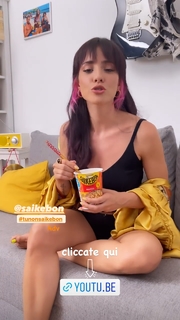 Giulia Penna feet photo thumbnail
