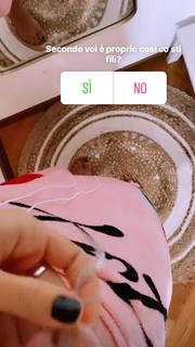 Giulia Penna feet photo thumbnail