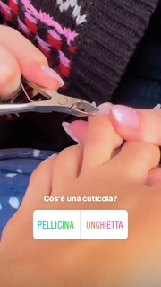 Giulia Penna feet photo thumbnail